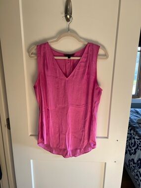 Pink V-Neck Sleeveless Blouse - Banana Republic